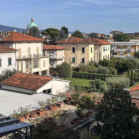 Apartment Mura Di Elegant Penthouse With Balcony Lucca