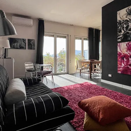 Mura Di Elegant Penthouse With Balcony Apartment Lucca